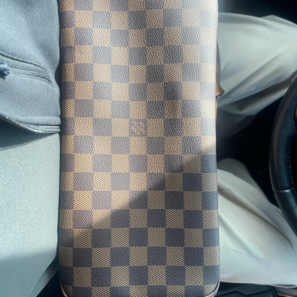 Authentic Louis Vuitton handbag - Picture 2 of 10